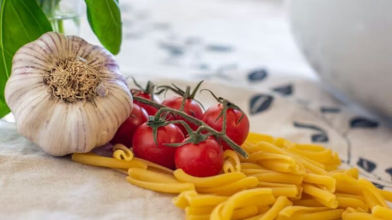 Masgonzola vs. Gorgonzola: Understanding the Differences and Uses