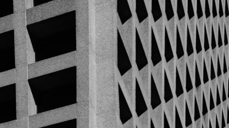 Gldyql and the Immaculate Grid: Revolutionizing Modern Design with Adaptive Precision